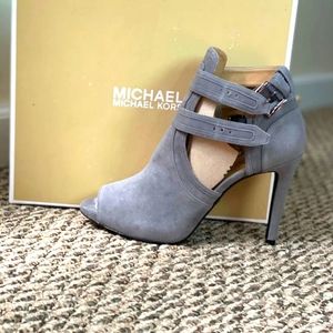 Michael kors gray shoes!